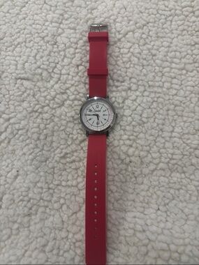 Red Silicone Strap Watch with White Dial